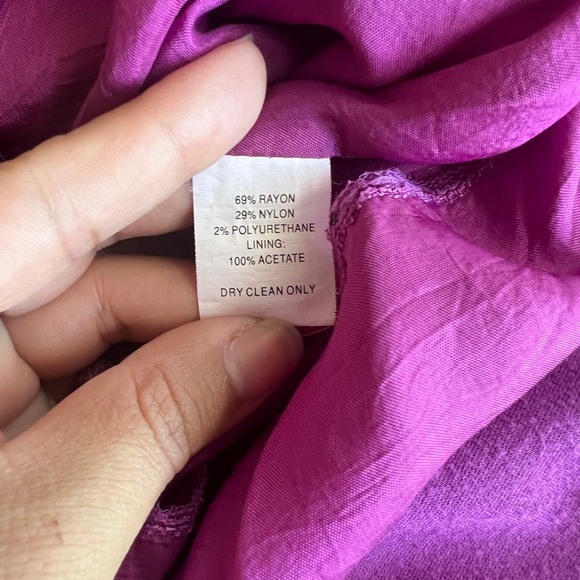 TRINA TURK V-neck Buckle Front Dress Size 10 Fuchsia / Purple Soft Mod Sheath - Picture 6 of 9